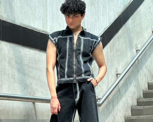 Kathal Black Sleeveless Vest